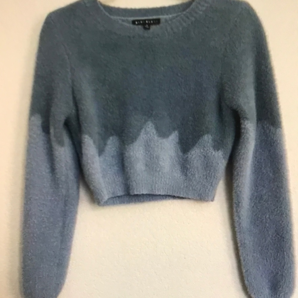 Sweater women’s small blue color block crop long sleeve cozy fuzzy